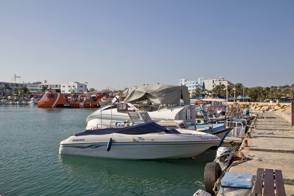 Zypern Agia Napa Boote im Hafen