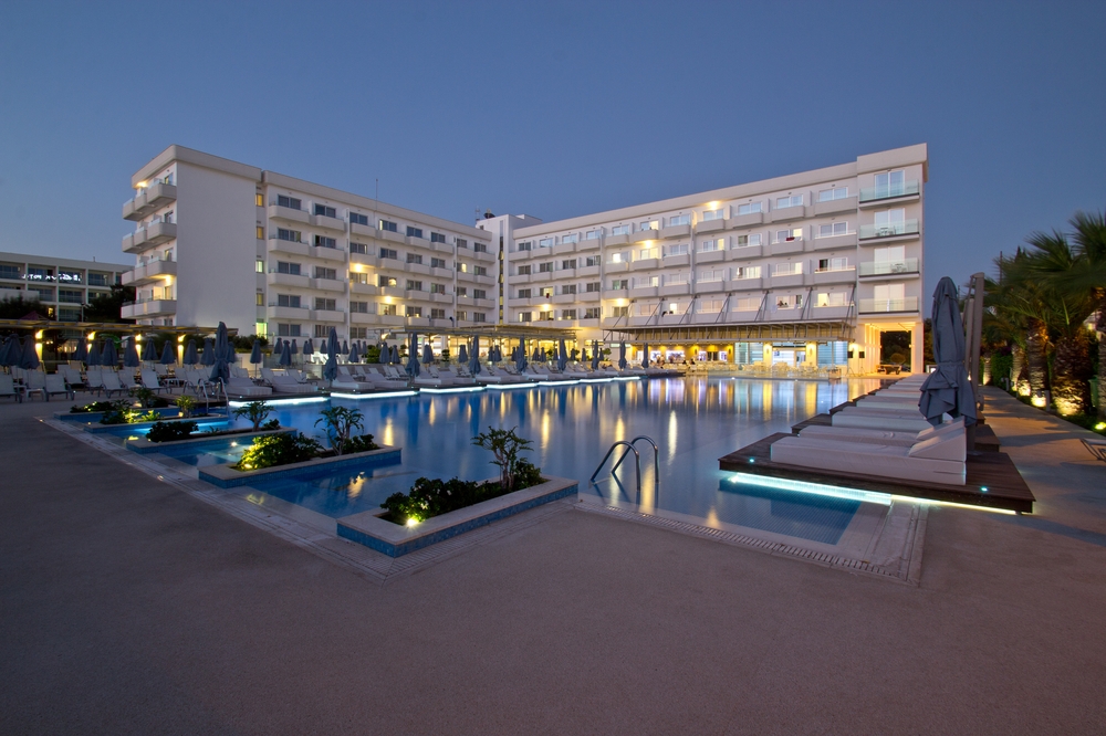 Zypern Agia Napa Nestor Hotel bei Nacht